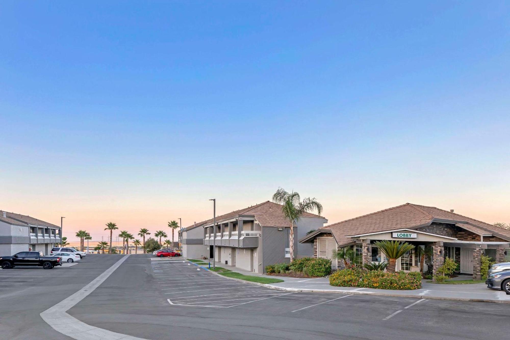 Quality Inn Kettleman City Near Hwy 41 Экстерьер фото