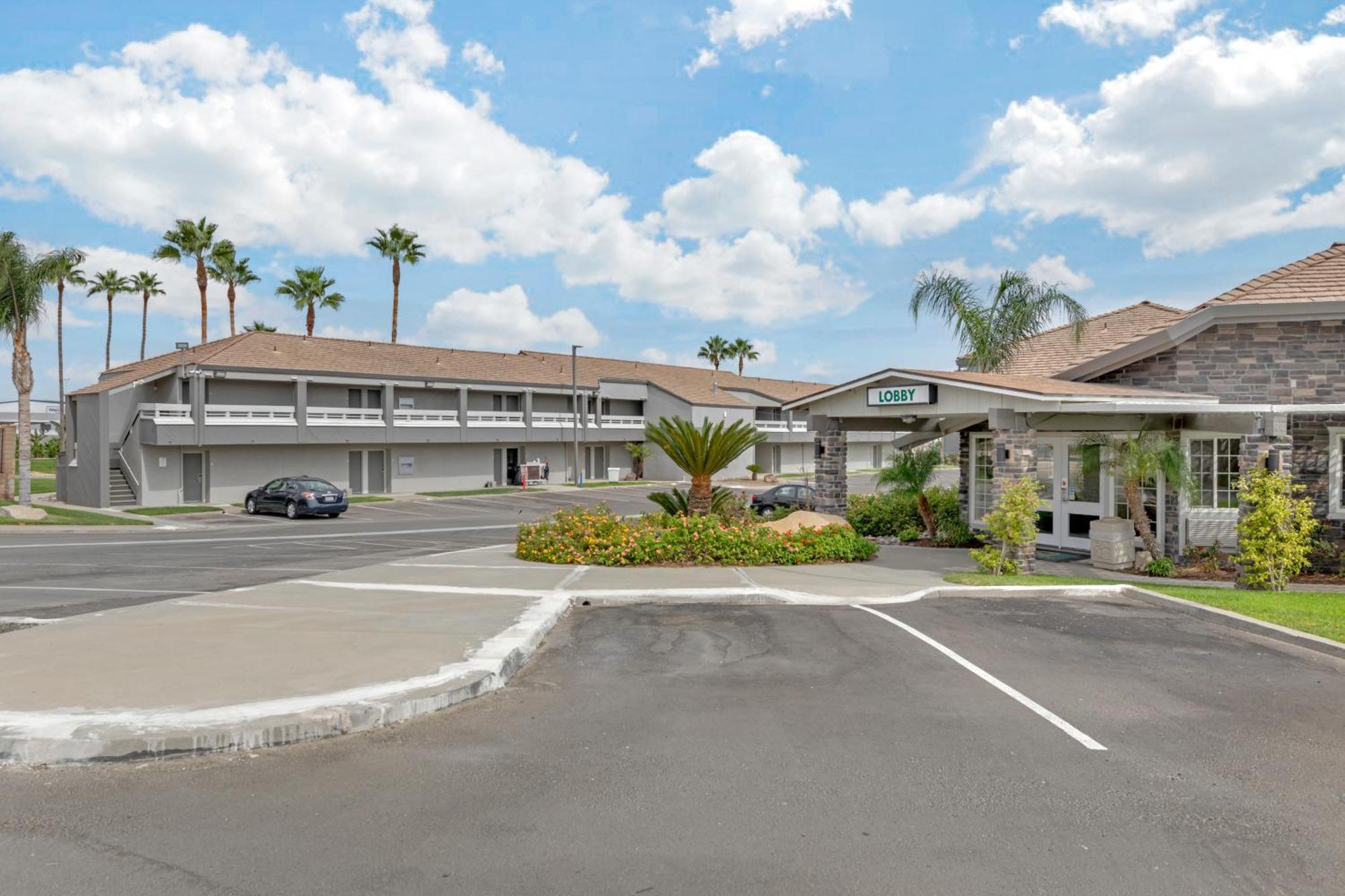 Quality Inn Kettleman City Near Hwy 41 Экстерьер фото