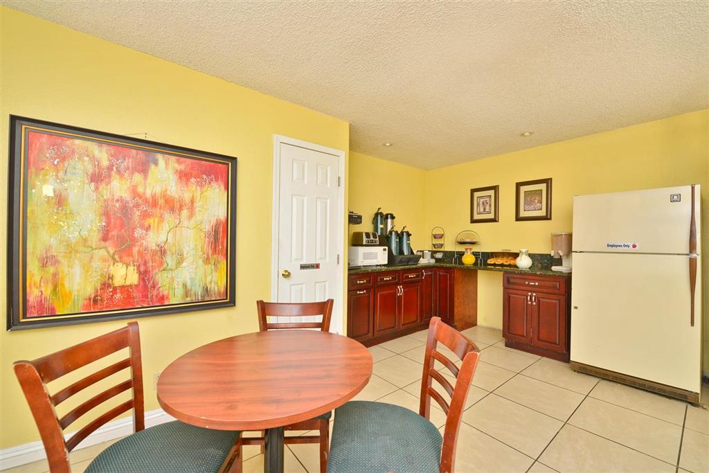 Quality Inn Kettleman City Near Hwy 41 Ресторан фото